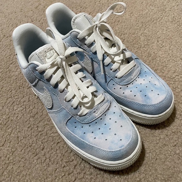 Nike AirForce 1s - Picture 2 of 4